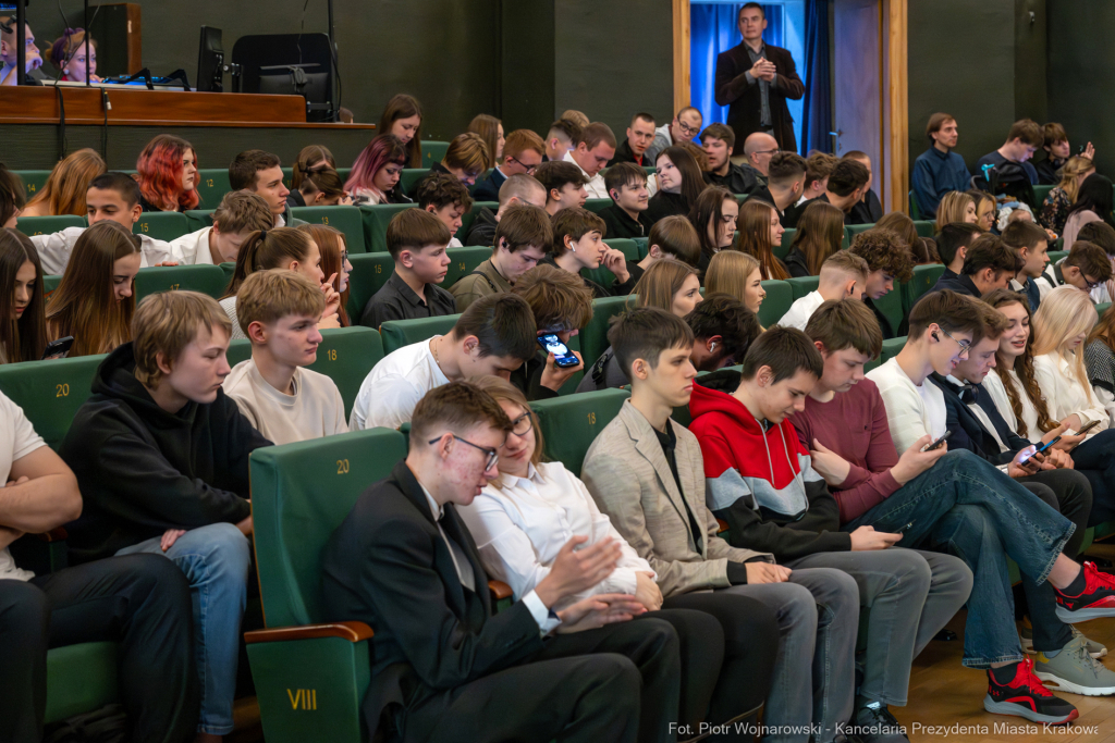 Zespół Szkół Technicznych PBP Chemobudowa , jublileusz, 65 lat, Klaman, Teatr Ludowy, zdjęcia  Autor: P. Wojnarowski