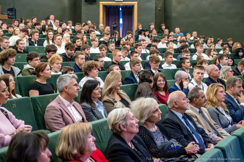 Zespół Szkół Technicznych PBP Chemobudowa , jublileusz, 65 lat, Klaman, Teatr Ludowy, zdjęcia  Autor: P. Wojnarowski