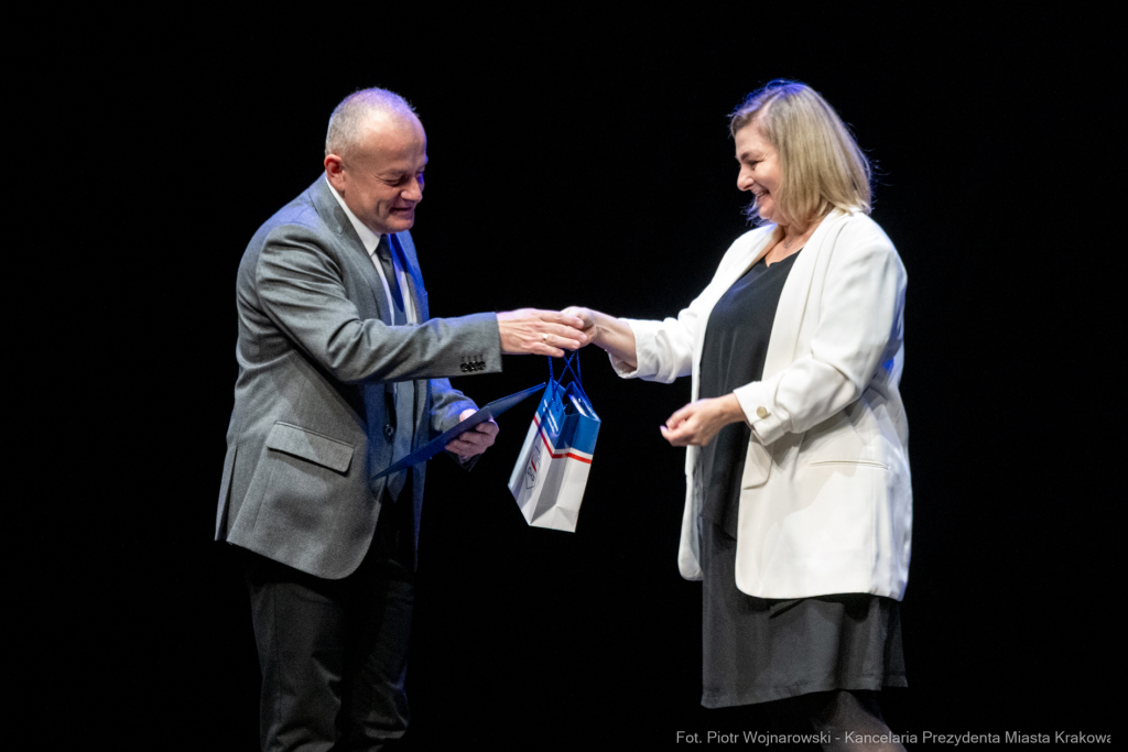 Zespół Szkół Technicznych PBP Chemobudowa , jublileusz, 65 lat, Klaman, Teatr Ludowy, zdjęcia  Autor: P. Wojnarowski