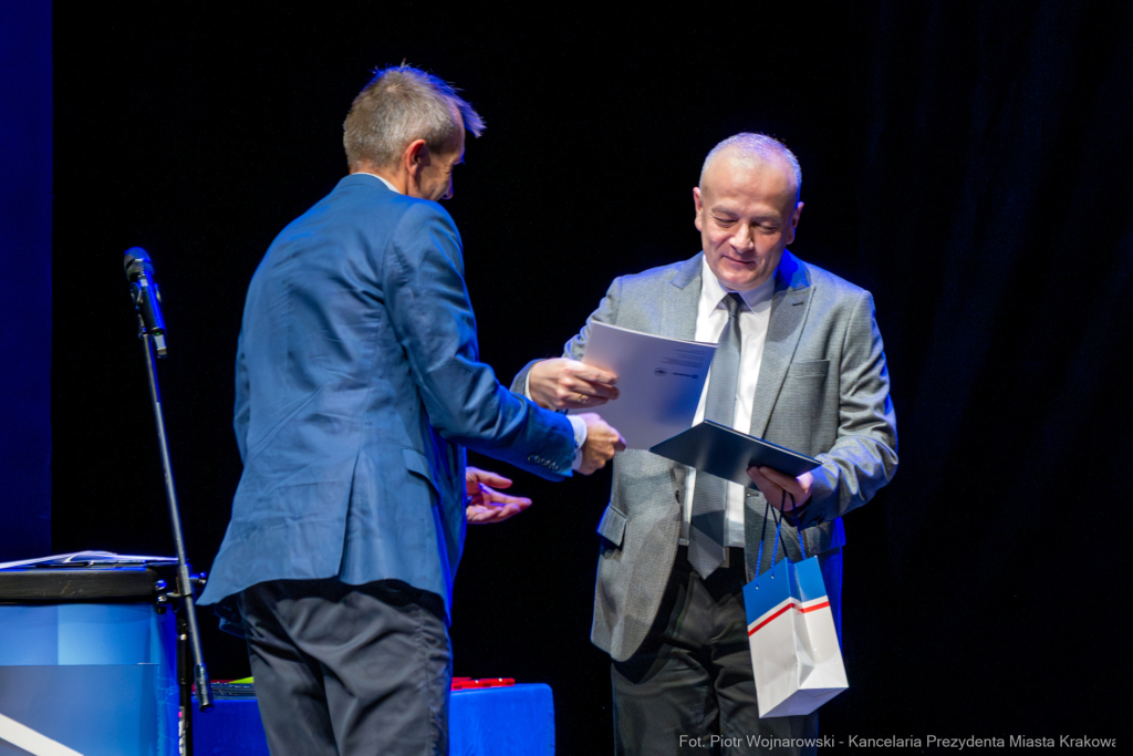 Zespół Szkół Technicznych PBP Chemobudowa , jublileusz, 65 lat, Klaman, Teatr Ludowy, zdjęcia  Autor: P. Wojnarowski