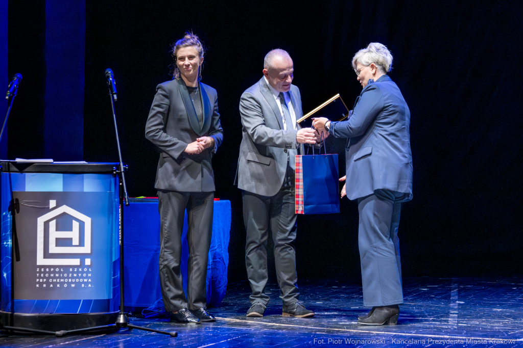 Zespół Szkół Technicznych PBP Chemobudowa , jublileusz, 65 lat, Klaman, Teatr Ludowy, zdjęcia  Autor: P. Wojnarowski