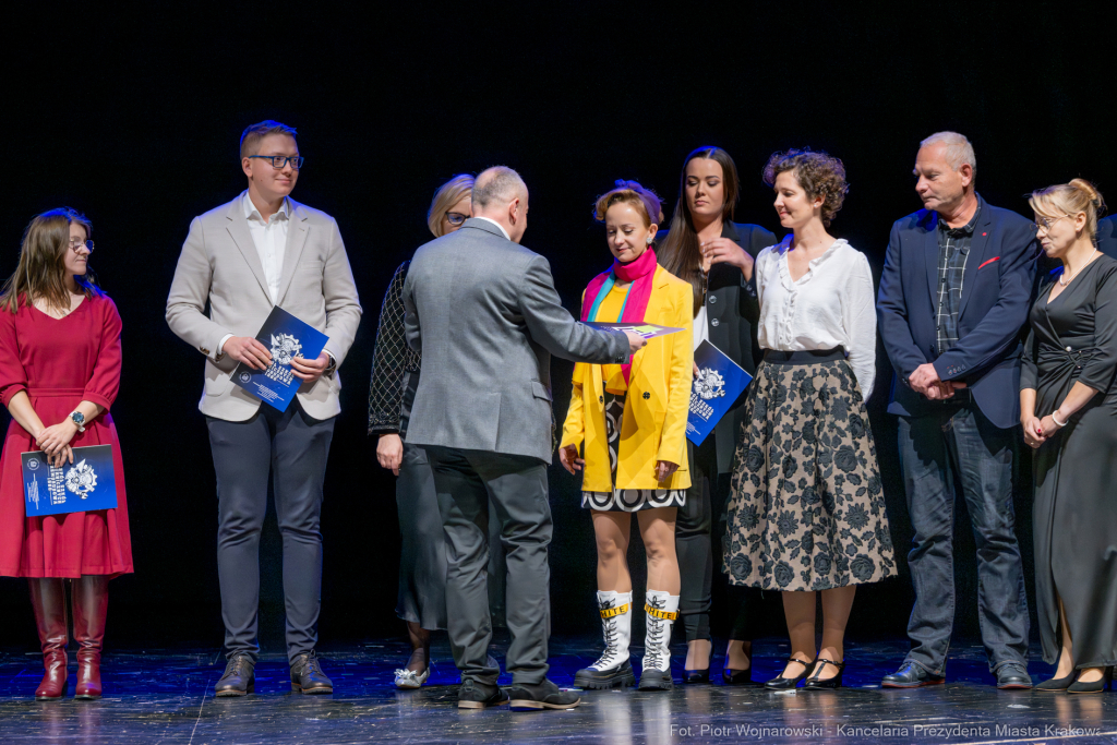 Zespół Szkół Technicznych PBP Chemobudowa , jublileusz, 65 lat, Klaman, Teatr Ludowy, zdjęcia  Autor: P. Wojnarowski