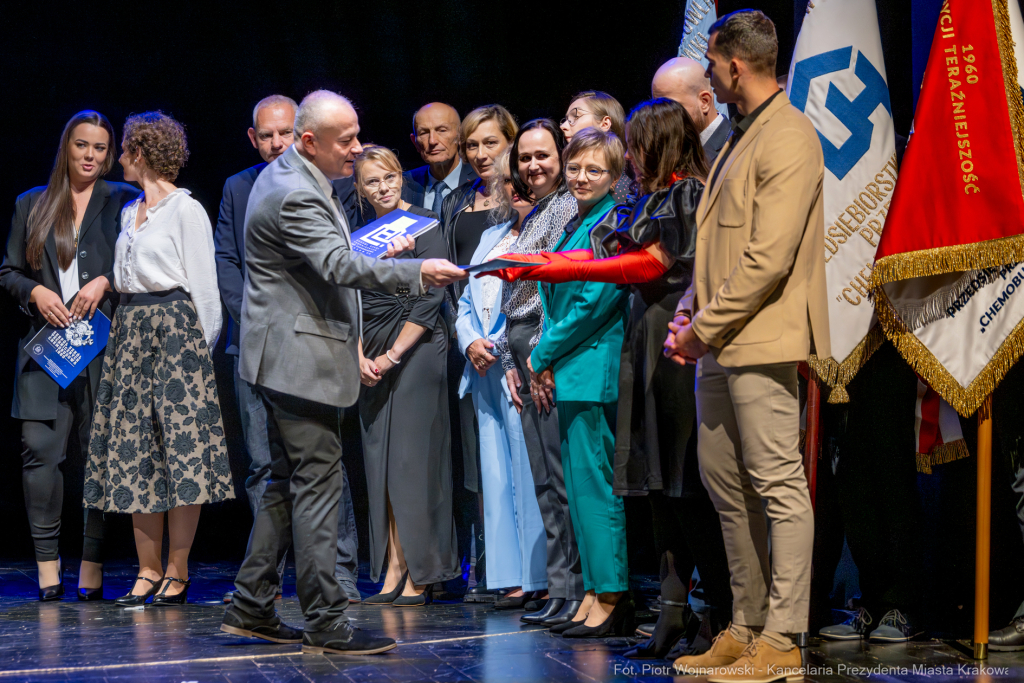 Zespół Szkół Technicznych PBP Chemobudowa , jublileusz, 65 lat, Klaman, Teatr Ludowy, zdjęcia  Autor: P. Wojnarowski