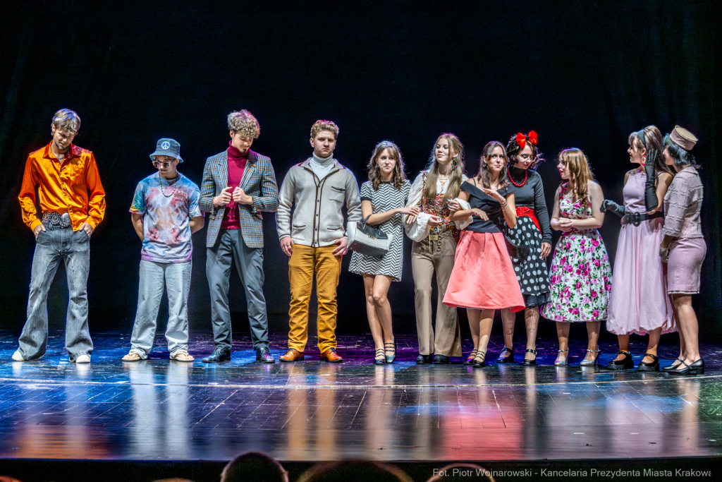 Zespół Szkół Technicznych PBP Chemobudowa , jublileusz, 65 lat, Klaman, Teatr Ludowy, zdjęcia  Autor: P. Wojnarowski