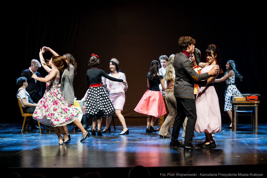 Zespół Szkół Technicznych PBP Chemobudowa , jublileusz, 65 lat, Klaman, Teatr Ludowy, zdjęcia  Autor: P. Wojnarowski
