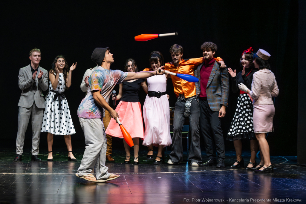 Zespół Szkół Technicznych PBP Chemobudowa , jublileusz, 65 lat, Klaman, Teatr Ludowy, zdjęcia  Autor: P. Wojnarowski