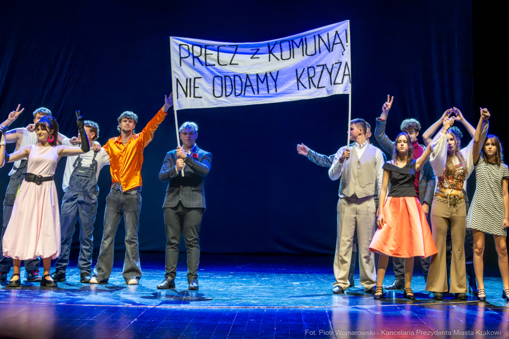 Zespół Szkół Technicznych PBP Chemobudowa , jublileusz, 65 lat, Klaman, Teatr Ludowy, zdjęcia  Autor: P. Wojnarowski