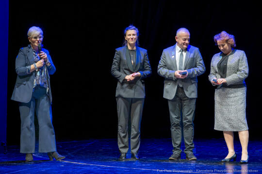 Zespół Szkół Technicznych PBP Chemobudowa , jublileusz, 65 lat, Klaman, Teatr Ludowy, zdjęcia