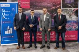 qSU0T1rw.jpeg-Targi Pracy i Przedsiębiorczości „Świadomie do celu”