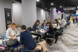 uDXmzRuw.jpeg-Targi Pracy i Przedsiębiorczości „Świadomie do celu”