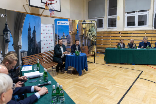 BSK_1805.jpg-Ławka Dialogu, Miszalski, Sęk, Mazur