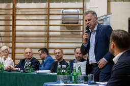 BSK_2056.jpg-Ławka Dialogu, Miszalski, Sęk, Mazur