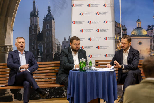 BSK_2063.jpg-Ławka Dialogu, Miszalski, Sęk, Mazur