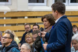 BSK_2100.jpg-Ławka Dialogu, Miszalski, Sęk, Mazur