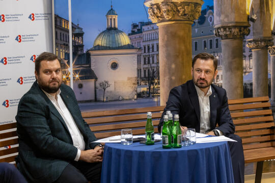 BSK_2148.jpg-Ławka Dialogu, Miszalski, Sęk, Mazur