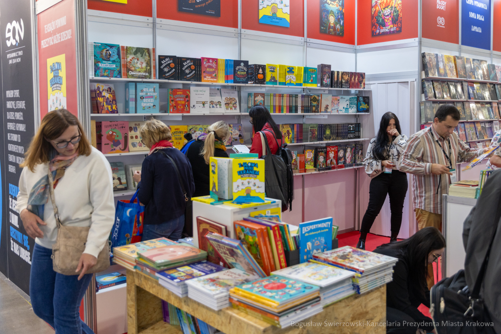 BS-251023-BSK_2841.jpg-Targi Książki, Miszalski  Autor: B. Świerzowski