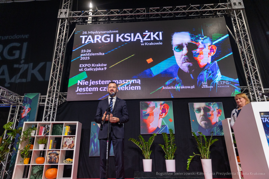 BS-251023-BSK_2984.jpg-Targi Książki, Miszalski  Autor: B. Świerzowski