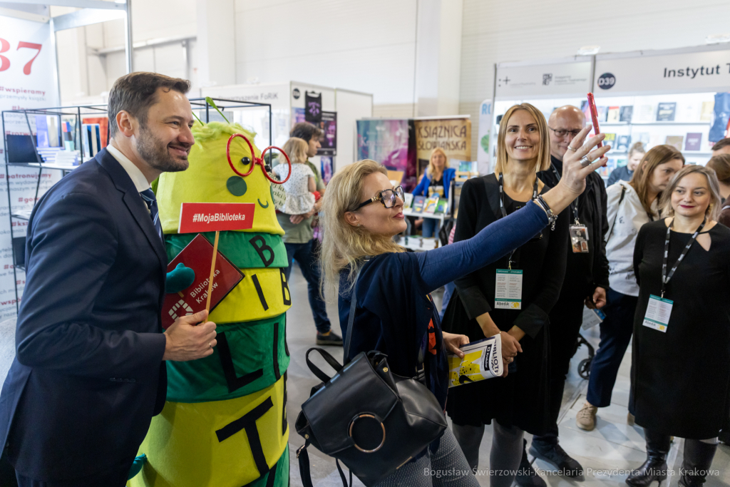 BS-251023-BSK_3112.jpg-Targi Książki, Miszalski  Autor: B. Świerzowski