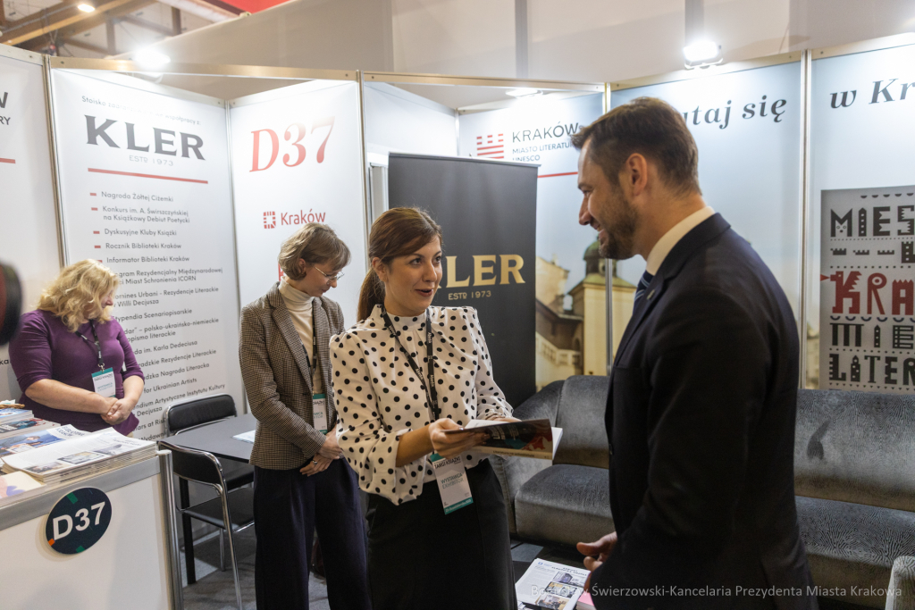 BS-251023-BSK_3129.jpg-Targi Książki, Miszalski  Autor: B. Świerzowski