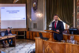 Kraków konsekwentnie dąży do poprawy kondycji finansowej – sesja Rady Miasta Krakowa