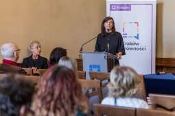 UAXEqWGw.jpeg-Konferencja „Mężczyzna poza centrum”