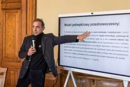 Woq0LSXQ.jpeg-Konferencja „Mężczyzna poza centrum”