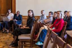 ifyt8YKQ.jpeg-Konferencja „Mężczyzna poza centrum”