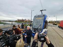 569840109_2663725590626338_6141565669550058451_n.jpg-Tramwaje znów na moście Grunwaldzkim