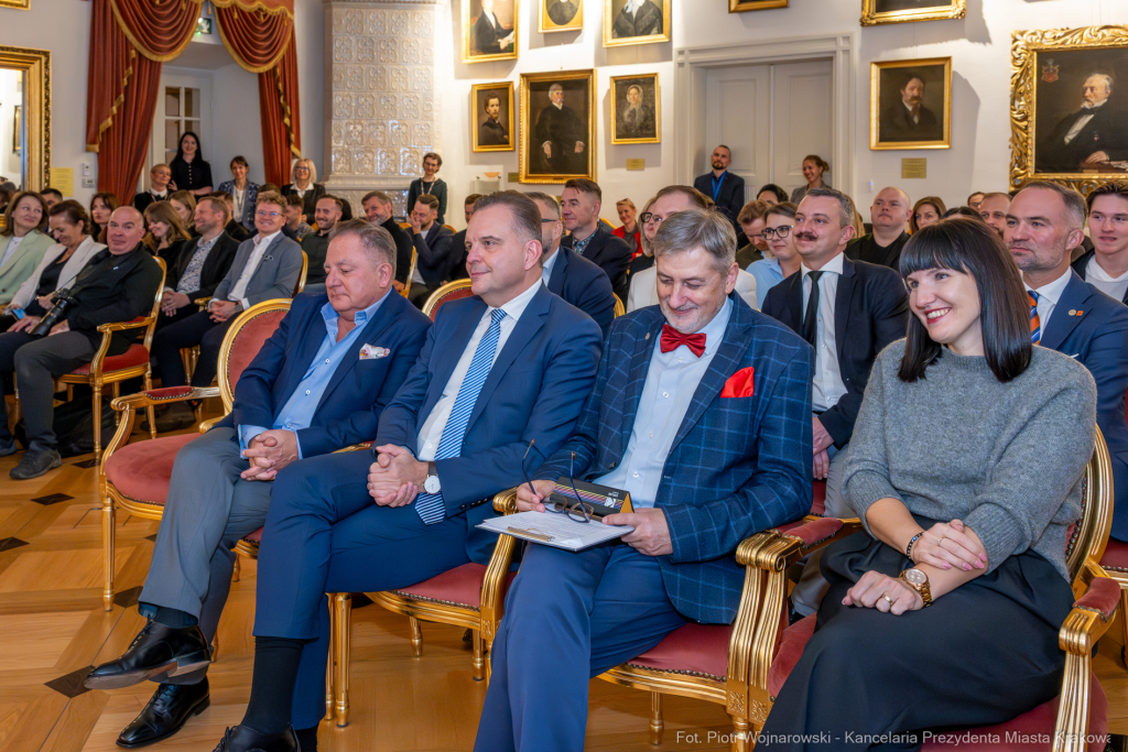 dyplomy, Miszalski, Makłowicz, Michelin, restauratorzy, Krzysztofory, zdjęcia  Autor: P. Wojnarowski