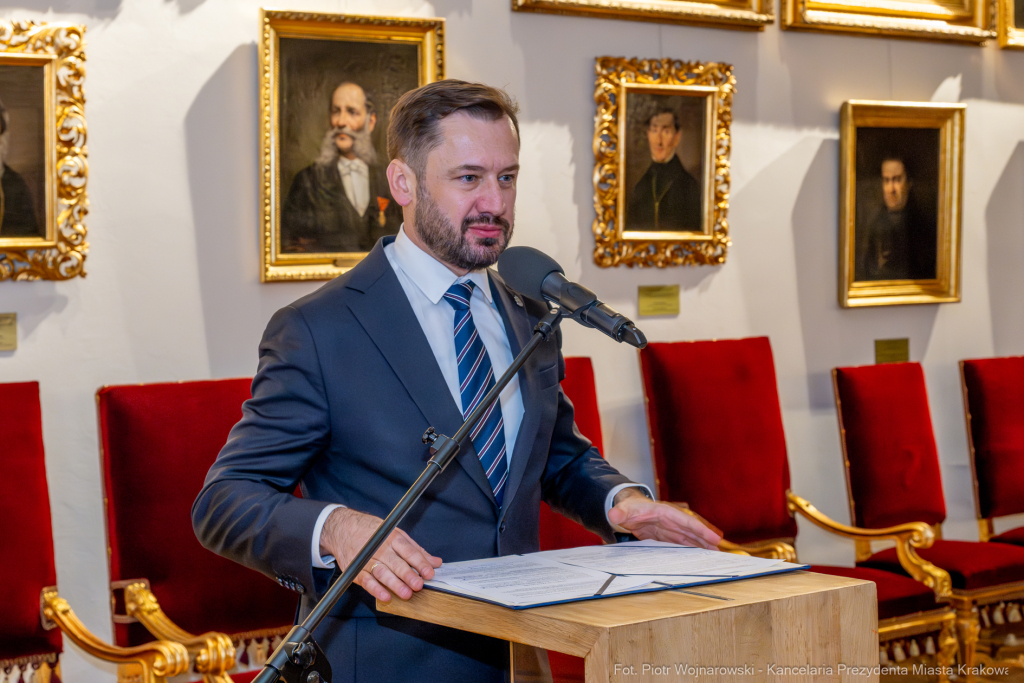 dyplomy, Miszalski, Makłowicz, Michelin, restauratorzy, Krzysztofory, zdjęcia  Autor: P. Wojnarowski