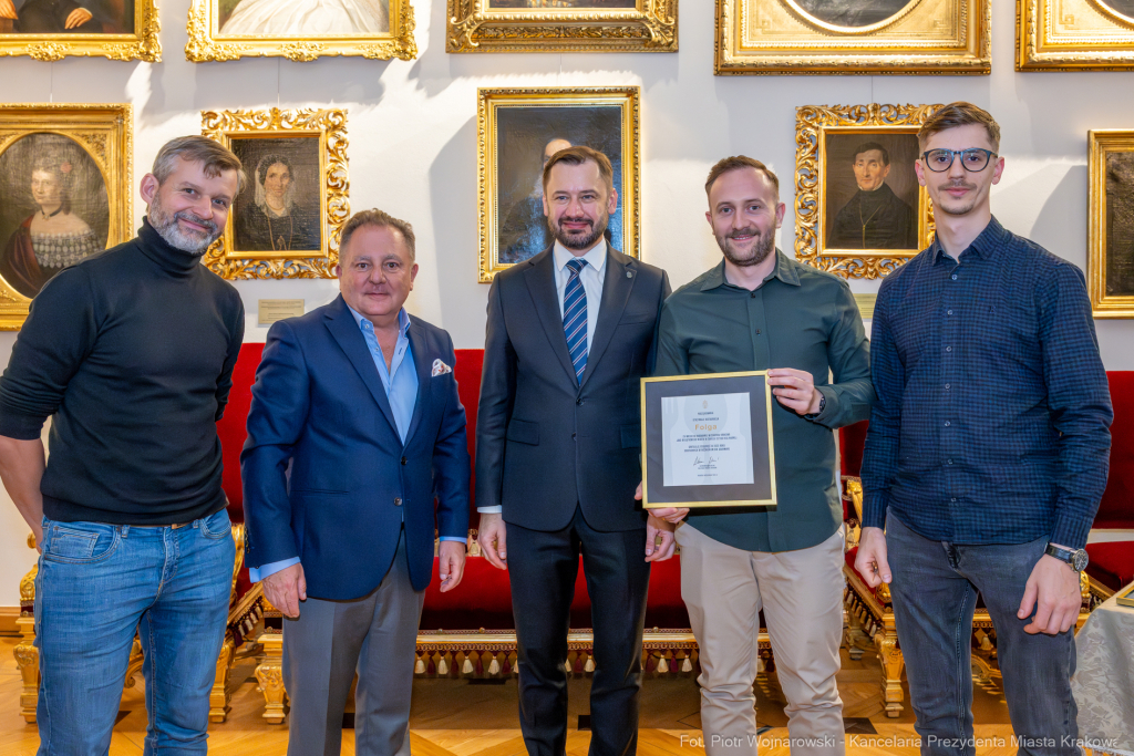 dyplomy, Miszalski, Makłowicz, Michelin, restauratorzy, Krzysztofory, zdjęcia  Autor: P. Wojnarowski