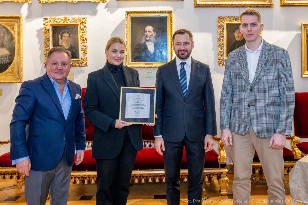 dyplomy, Miszalski, Makłowicz, Michelin, restauratorzy, Krzysztofory, zdjęcia  Autor: P. Wojnarowski