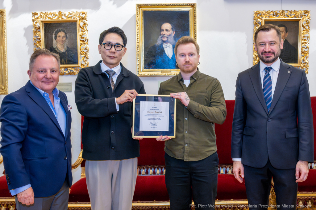 dyplomy, Miszalski, Makłowicz, Michelin, restauratorzy, Krzysztofory, zdjęcia  Autor: P. Wojnarowski