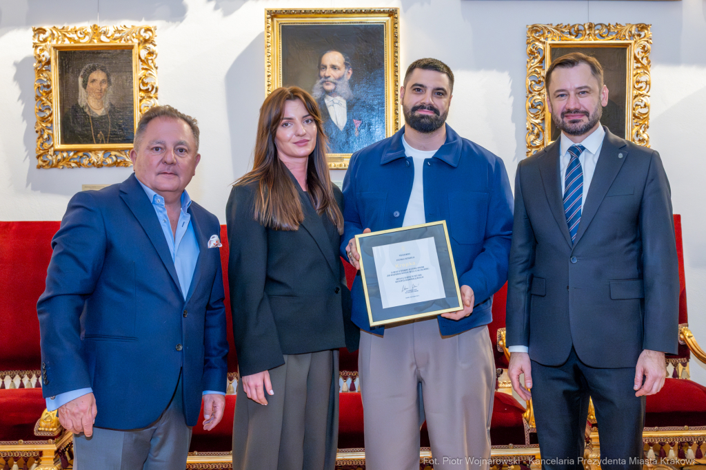 dyplomy, Miszalski, Makłowicz, Michelin, restauratorzy, Krzysztofory, zdjęcia  Autor: P. Wojnarowski