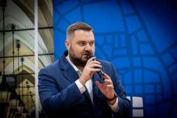 _B1b1Brg.jpeg-„Ławka dialogu” w Nowej Hucie