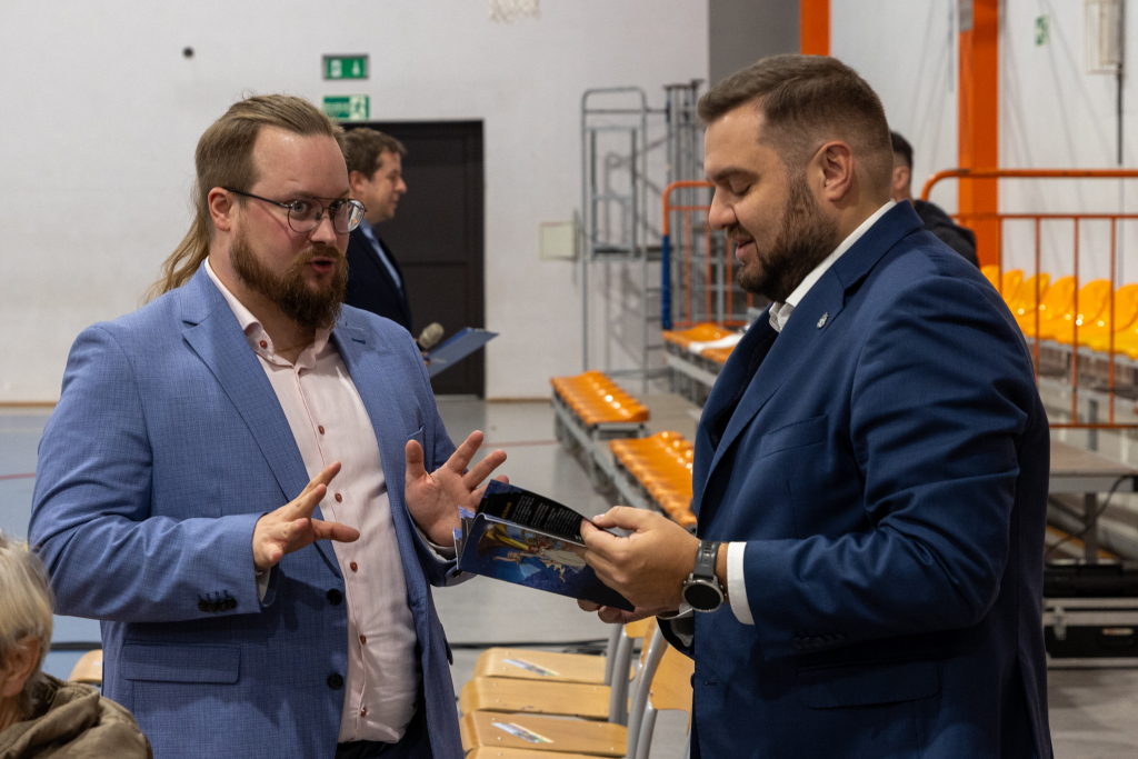 BSK_8429.jpg-Ławka Dialogu, Miszalski, Sęk  Autor: B. Świerzowski