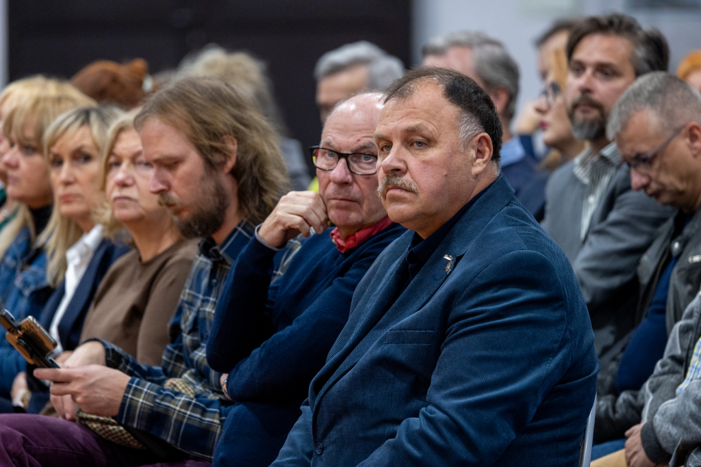 BSK_8690.jpg-Ławka Dialogu, Miszalski, Sęk  Autor: B. Świerzowski