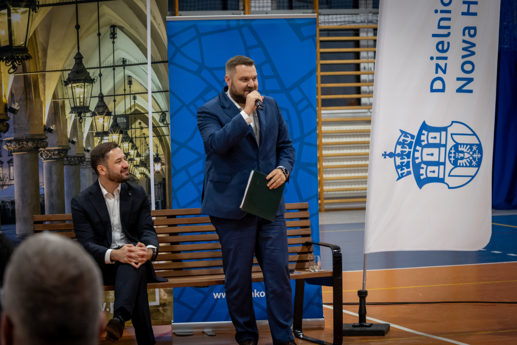 BSK_8859.jpg-Ławka Dialogu, Miszalski, Sęk  Autor: B. Świerzowski