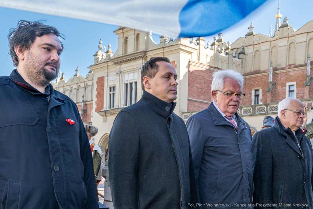 rocznica wyzwolenia, władza zaborcza, 107 lat, Kracik, Kosek, wieża ratuszowa, kwiaty, posłowie,   Autor: P. Wojnarowski