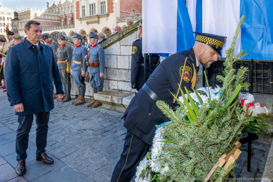 rocznica wyzwolenia, władza zaborcza, 107 lat, Kracik, Kosek, wieża ratuszowa, kwiaty, posłowie, 