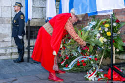 rocznica wyzwolenia, władza zaborcza, 107 lat, Kracik, Kosek, wieża ratuszowa, kwiaty, posłowie, 
