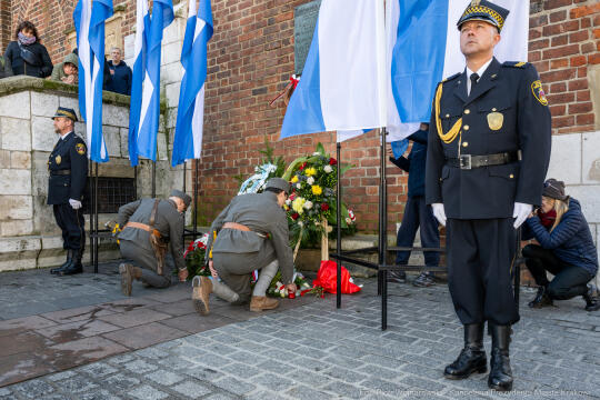 rocznica wyzwolenia, władza zaborcza, 107 lat, Kracik, Kosek, wieża ratuszowa, kwiaty, posłowie, 