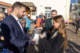 Kwesty na cmentarzach Rakowickim i Podgórskim z udziałem prezydenta Krakowa i jego zastępców