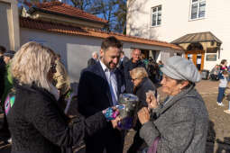 Kwesty na cmentarzach Rakowickim i Podgórskim z udziałem prezydenta Krakowa i jego zastępców