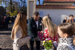 Kwesty na cmentarzach Rakowickim i Podgórskim z udziałem prezydenta Krakowa i jego zastępców