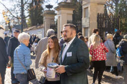 Kwesty na cmentarzach Rakowickim i Podgórskim z udziałem prezydenta Krakowa i jego zastępców