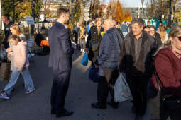 Kwesty na cmentarzach Rakowickim i Podgórskim z udziałem prezydenta Krakowa i jego zastępców