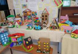 Dom Pełen Emocji, prace dzieci i rodziców - Samorządowe Przedszkole nr 6 im. H. Jordana w Krakowi