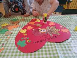 Serduszko z liści- praca plastyczna, Przedszkole Samorządowe nr 6 im. H. Jordana w Krakowie.jpg