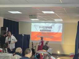 EhVKk1GS.jpg-Koncert Ewy Błoch z okazji Święta Niepodległości w DPS przy ul. Nowaczyńskiego.